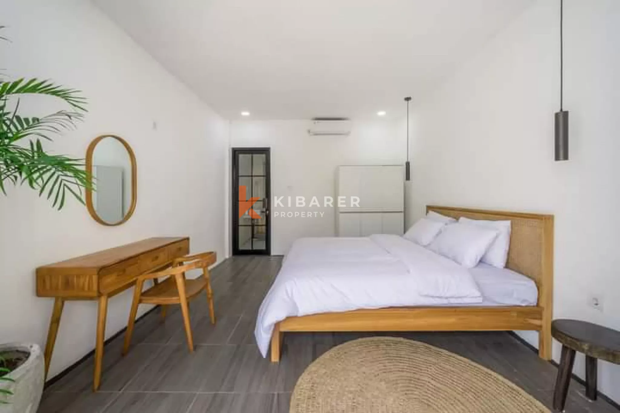 Industrial Style Villa with One Bedroom and Enclosed Living Area in Berawa — image 8