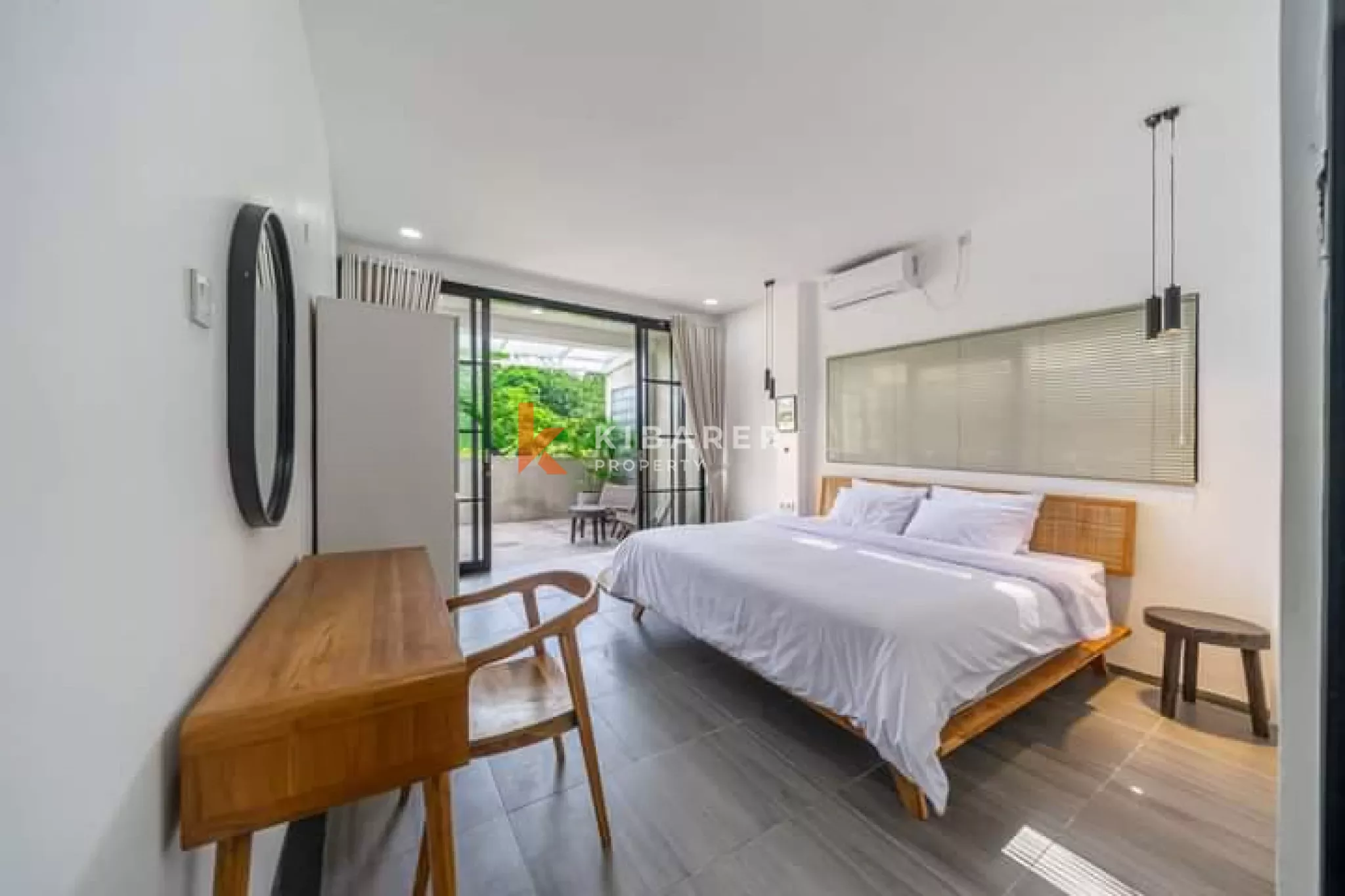 Industrial Style Villa with One Bedroom and Enclosed Living Area in Berawa — image 9