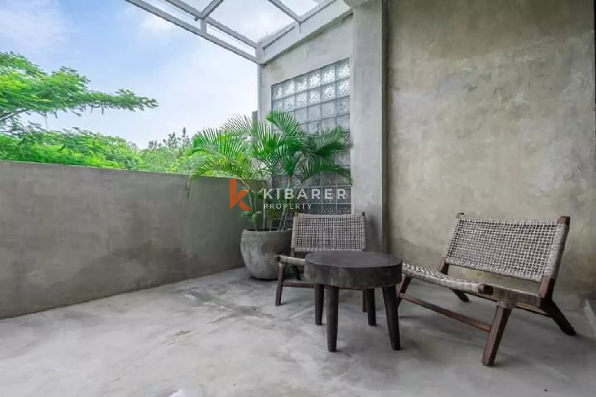 Industrial Style Villa with One Bedroom and Enclosed Living Area in Berawa — image 15
