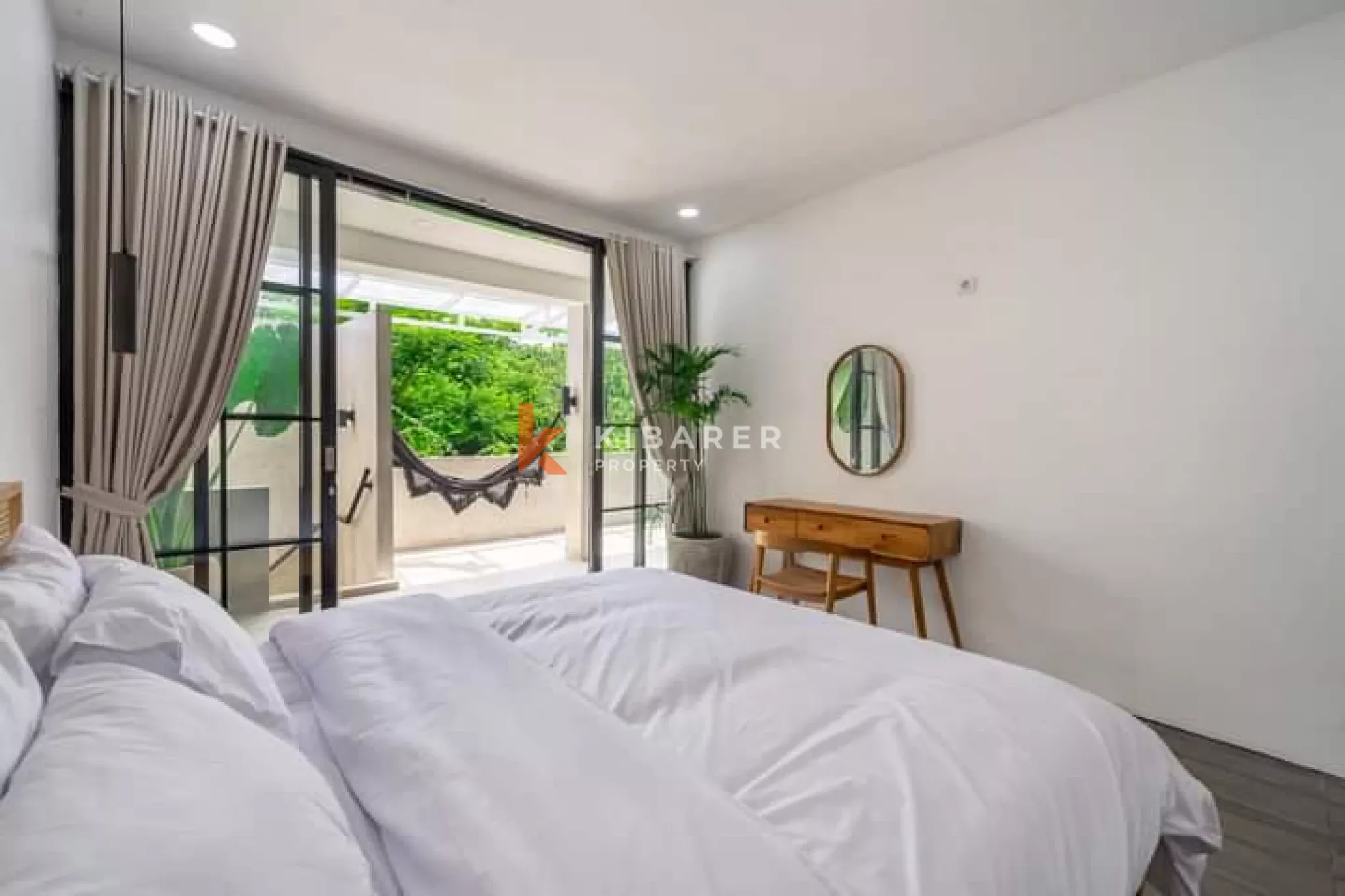 Industrial Style Villa with One Bedroom and Enclosed Living Area in Berawa — image 10