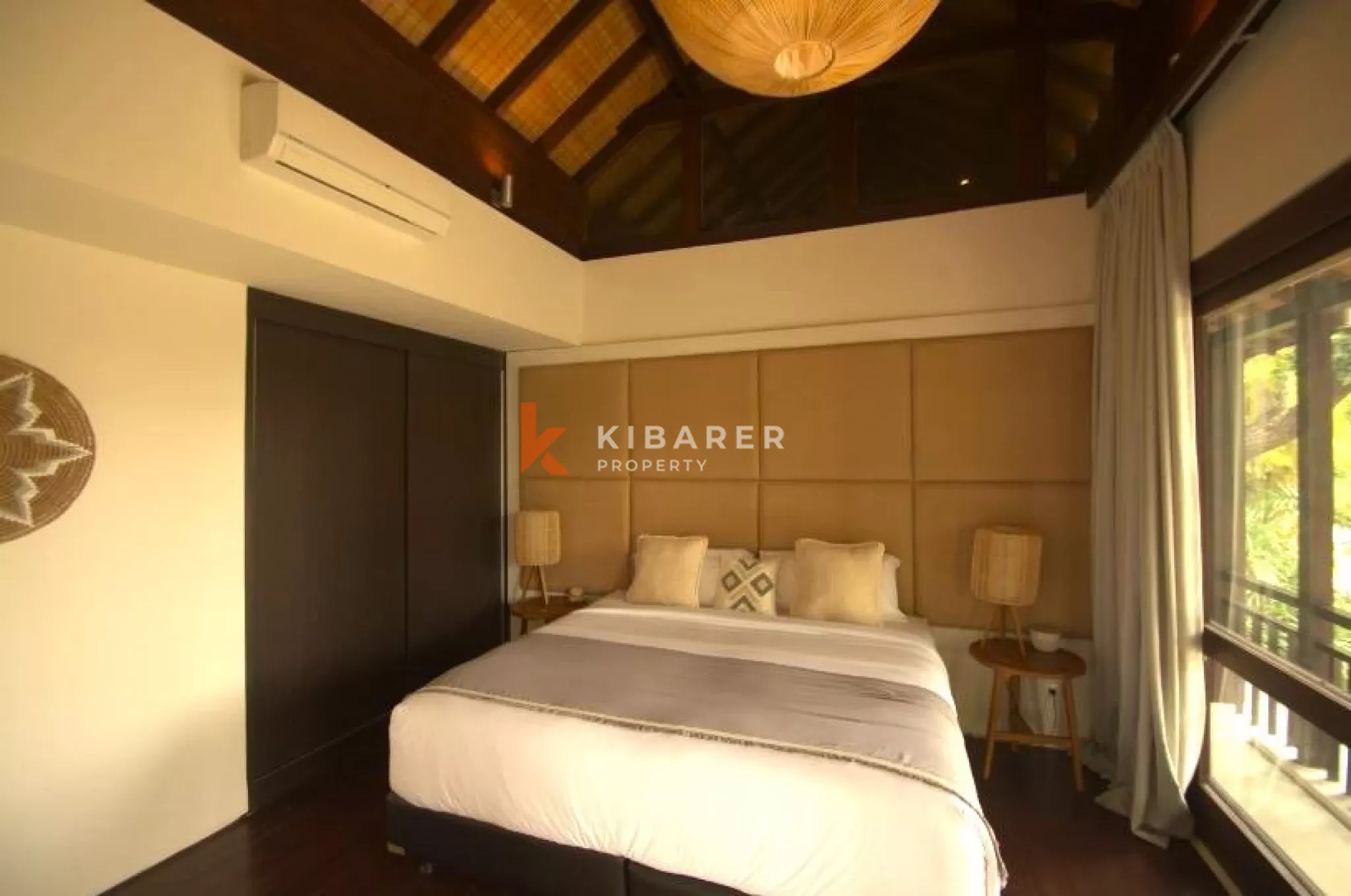Luxury Five-Bedrooms plus Office Room with Enclosed Living Villa Located in Petitenget Area — image 7
