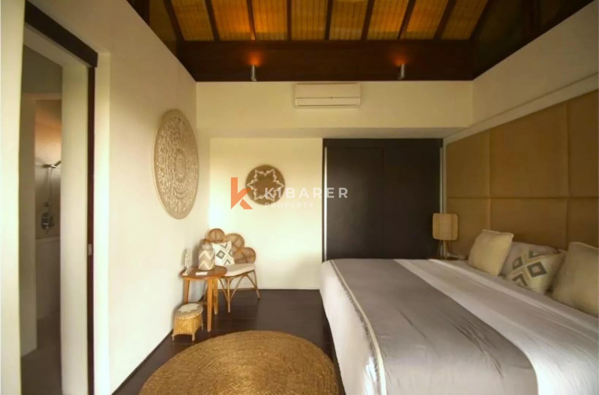 Luxury Five-Bedrooms plus Office Room with Enclosed Living Villa Located in Petitenget Area — image 8