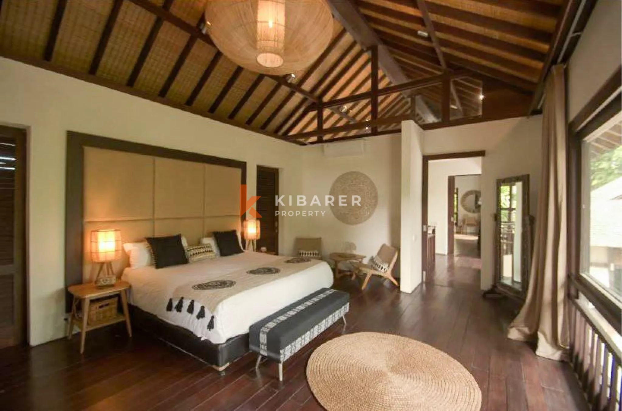 Luxury Five-Bedrooms plus Office Room with Enclosed Living Villa Located in Petitenget Area — image 5