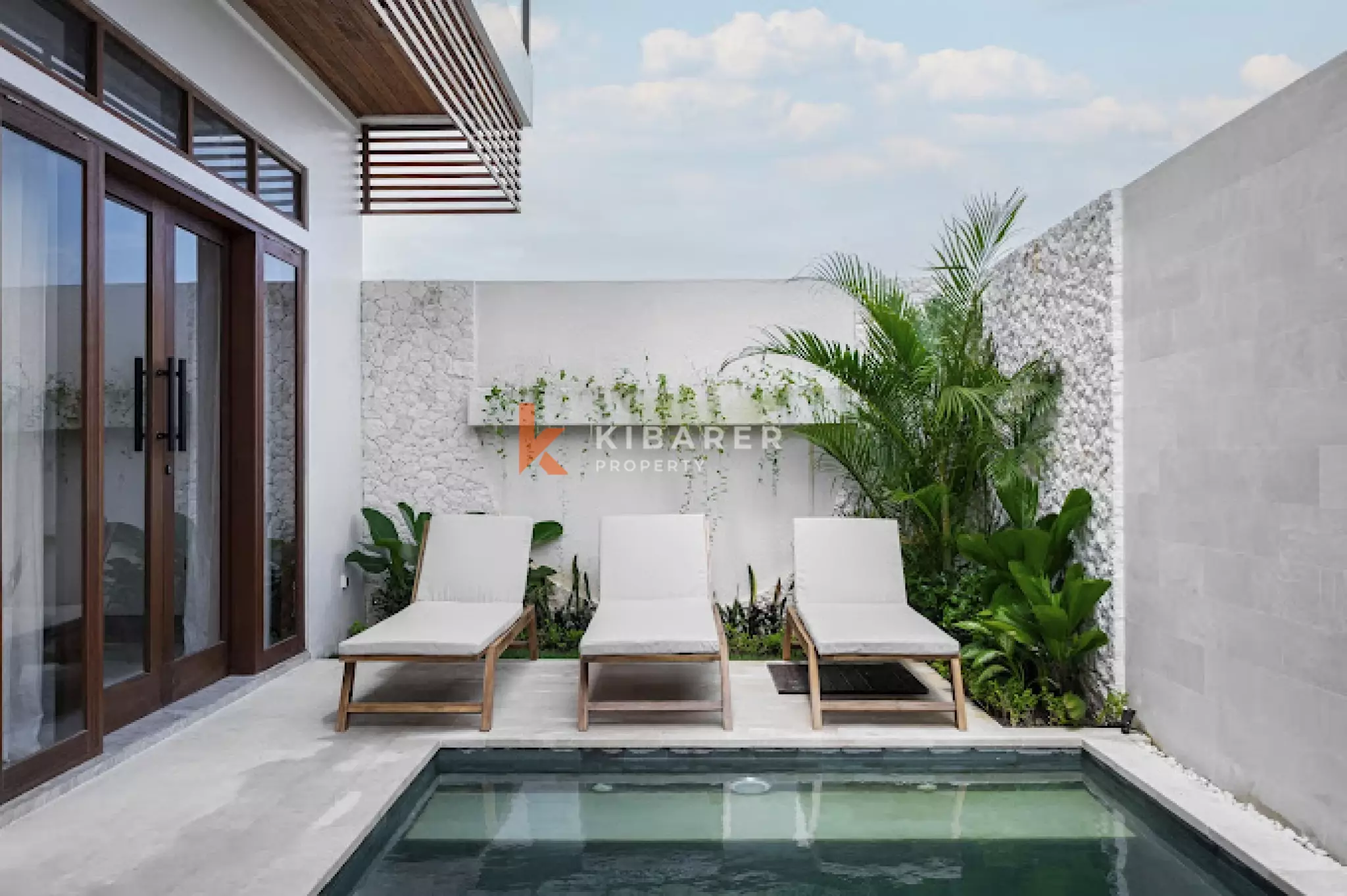 Lux Three Bedroom Villa with View and Near to Pererenan Beach — image 1