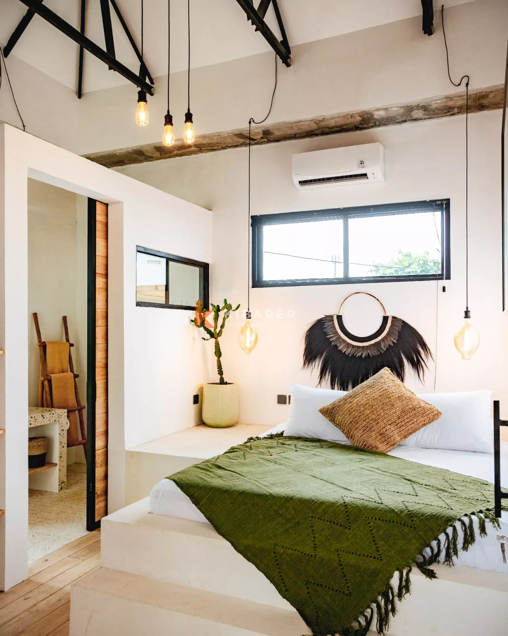 Artistic Two Bedroom Loft in Berawa — image 8