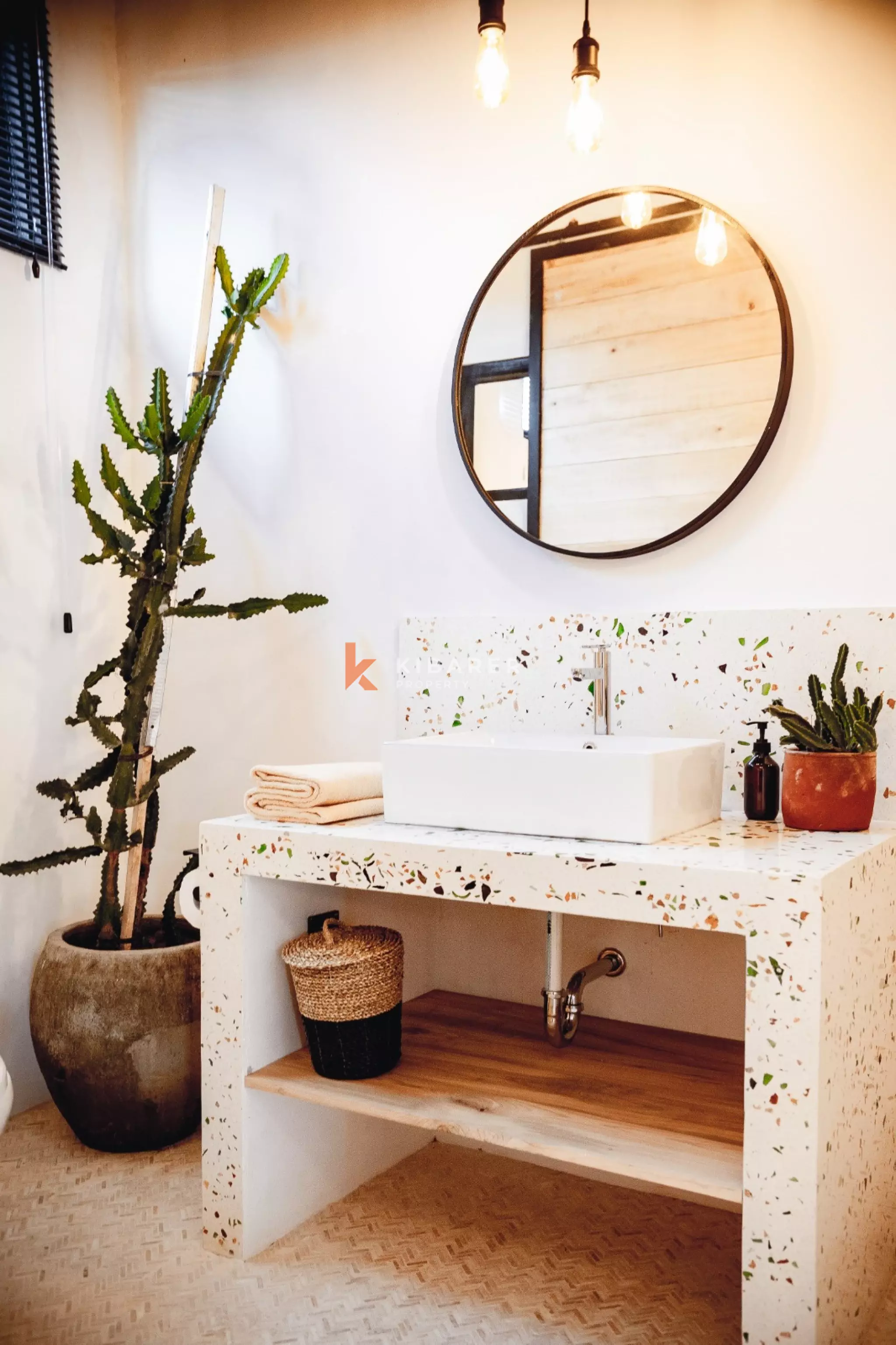 Artistic Two Bedroom Loft in Berawa — image 11