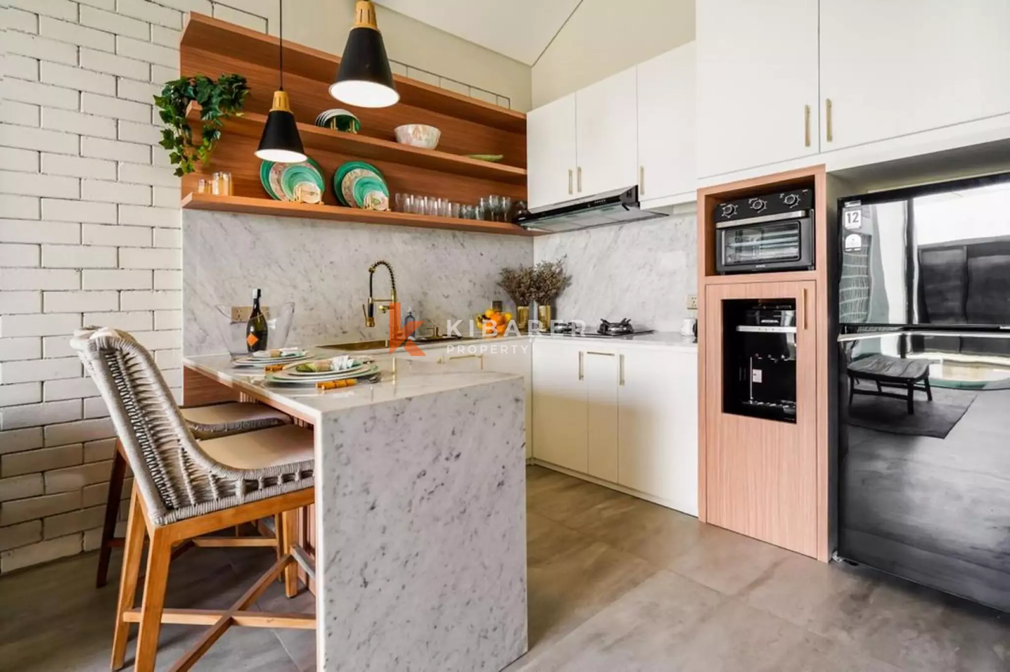 One Bedroom Villa with an Open-Plan Living Area in Pererenan — image 2