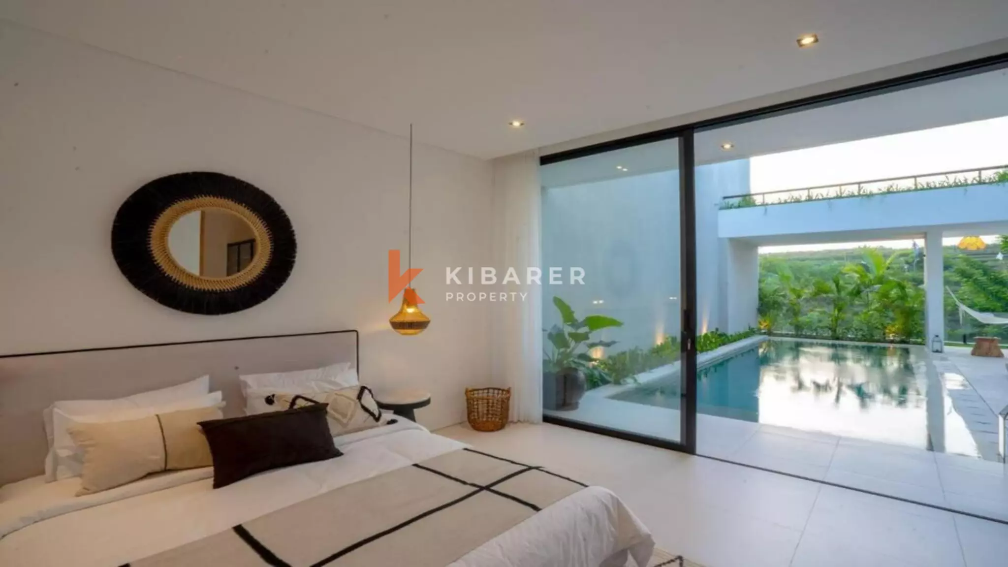 Gorgeous Three-Bedroom Villa in Pererenan — image 2