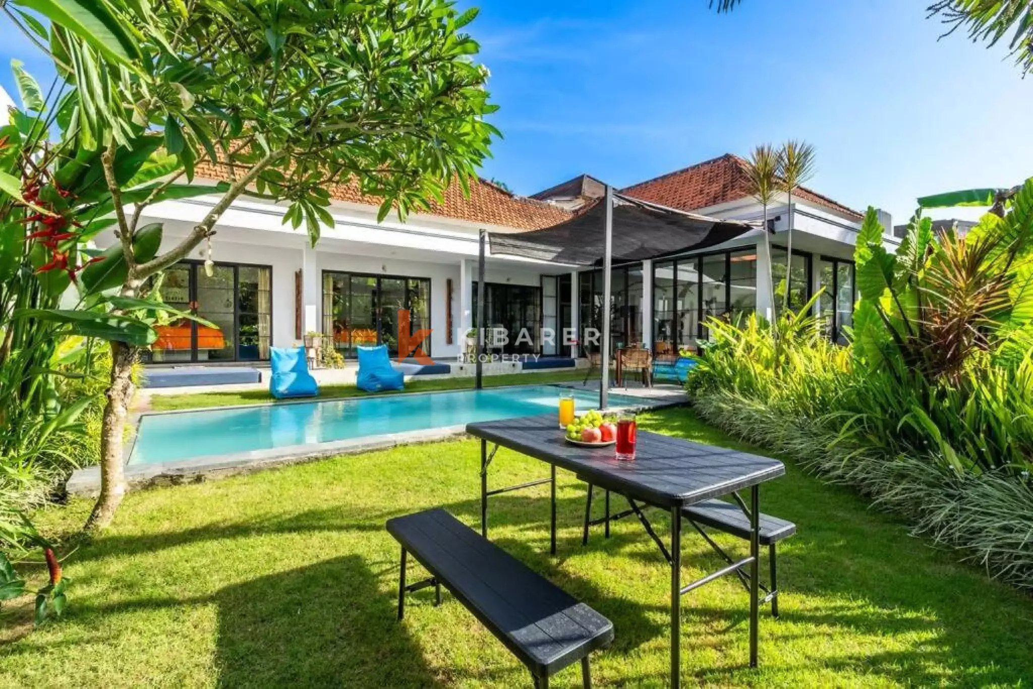 Three Bedroom Villa with Greenery View in Pererenan — image 1