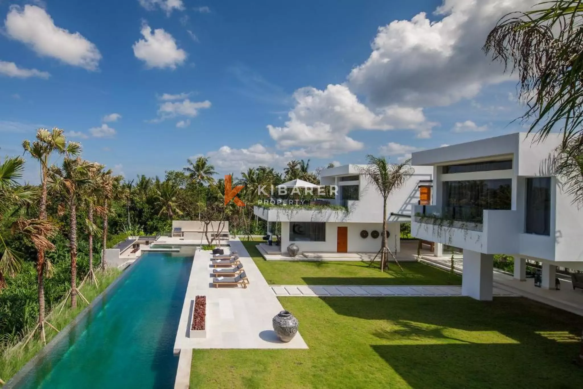 Five-Bedroom Luxury Villa with Gym room in Tumbak Bayuh