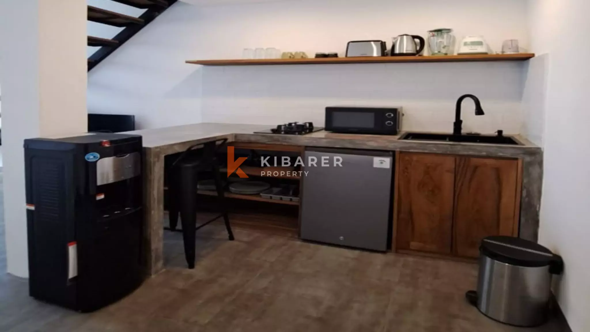 Contemporary One-Bedroom Industrial Loft in Kerobokan — image 3