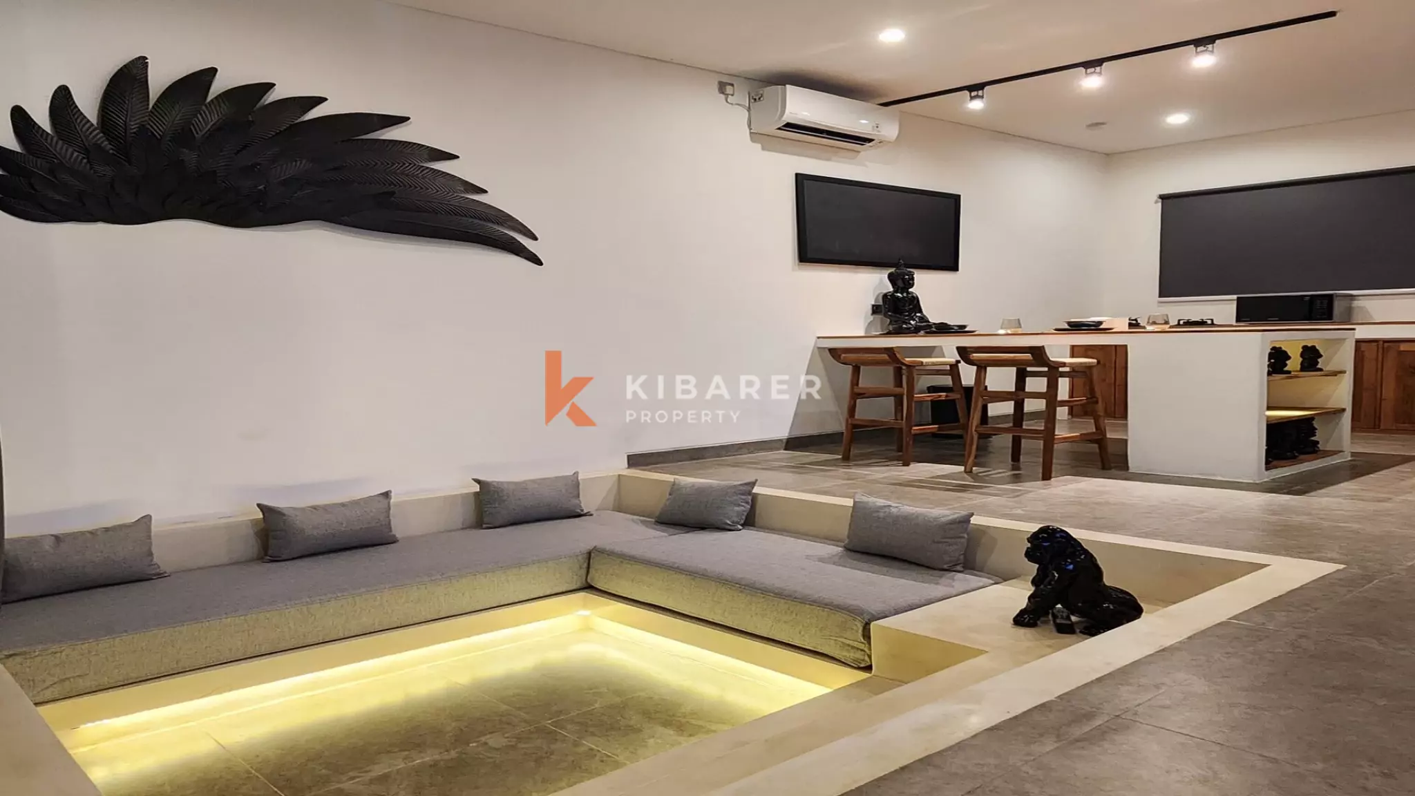 Contemporary One-Bedroom Industrial No Pool Villa in Berawa — image 1