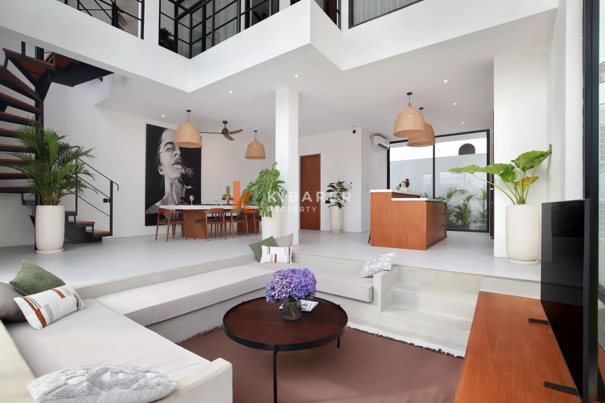 Gorgeous Three-Bedroom Villa with Rooftop Pool in Pererenan — image 6