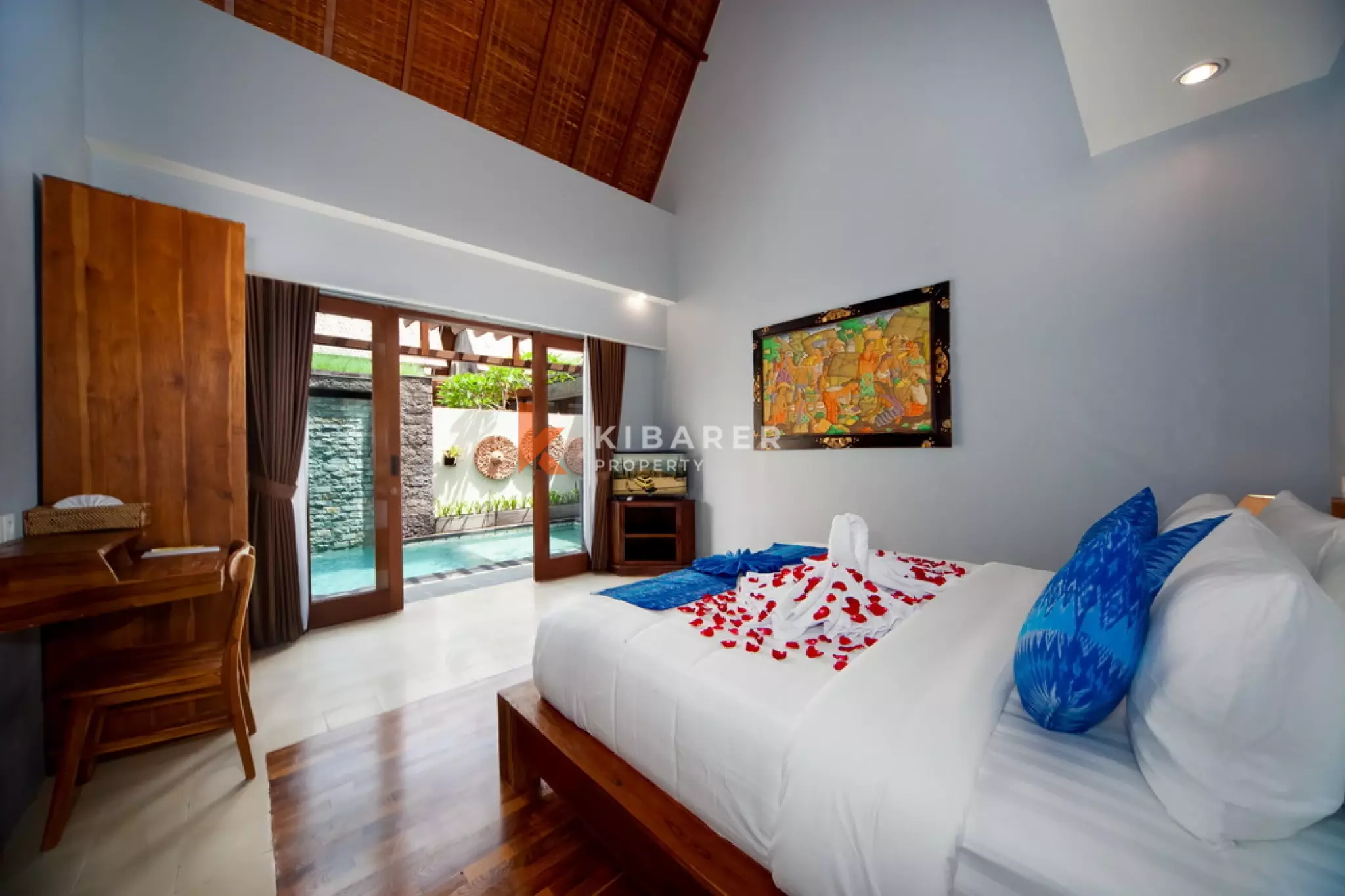 Tranquil Oasis Fully Furnished Three-Bedrooms Villa in Kerobokan Area — image 9