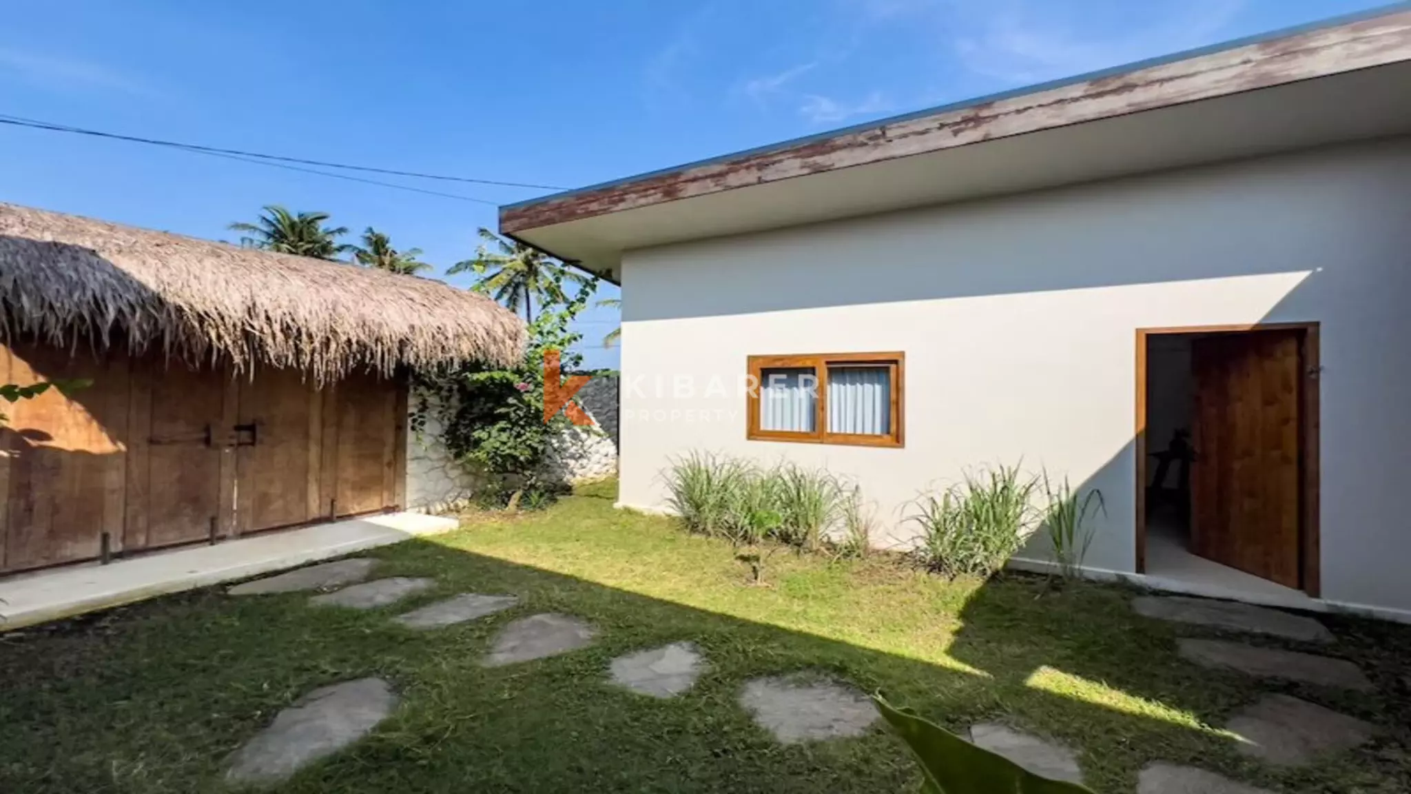 Three-Bedroom Villa in Tropical Paradise, Five Minutes from Kedungu Beach — image 9