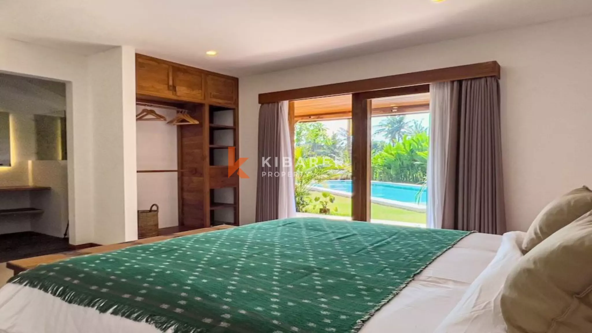 Three-Bedroom Villa in Tropical Paradise, Five Minutes from Kedungu Beach — image 15