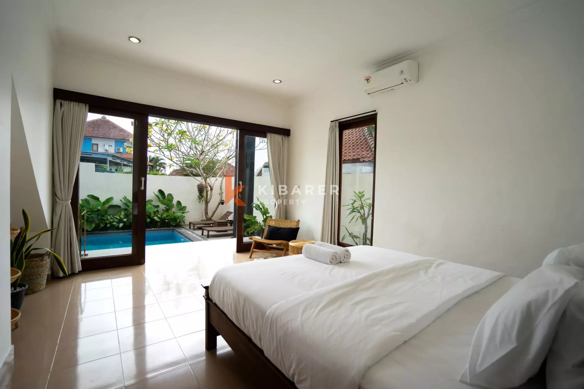 A Two-Storey Cozy Semi Furnished Three-Bedrooms Enclosed Living Villa in the heart of Canggu Area — image 4
