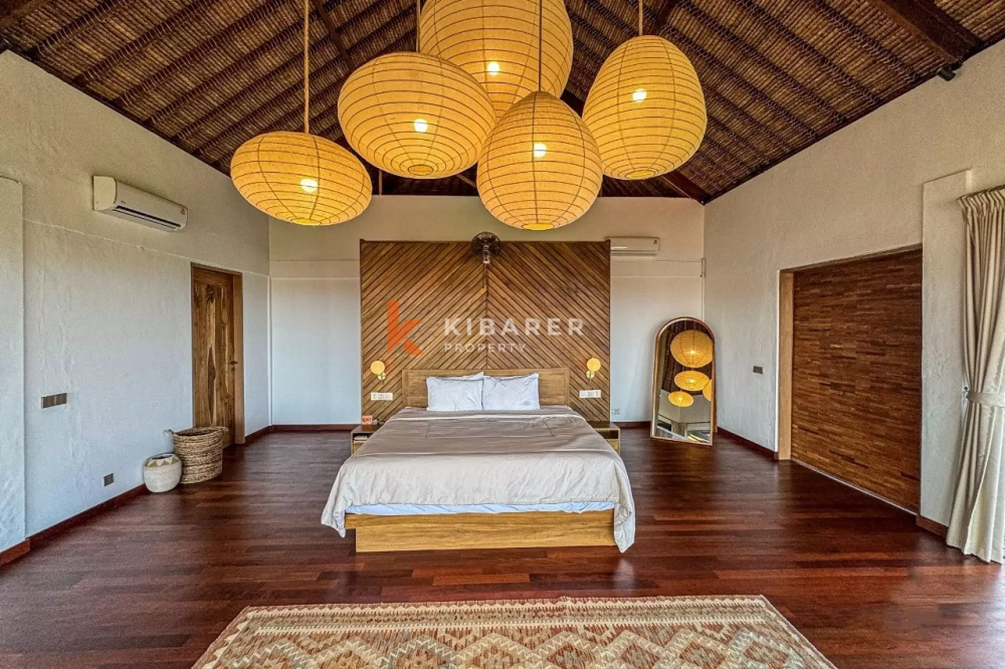 Tropical Haven Spacious Five-Bedrooms Plus Two-Bedrooms Open Living Villa in the Heart of Kerobokan — image 10