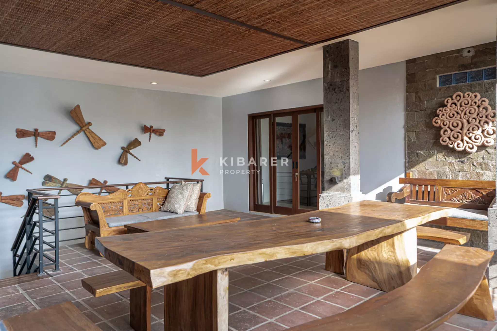 Spacious Two-Story Open Villa with Six Bedrooms in Kerobokan Area — image 2