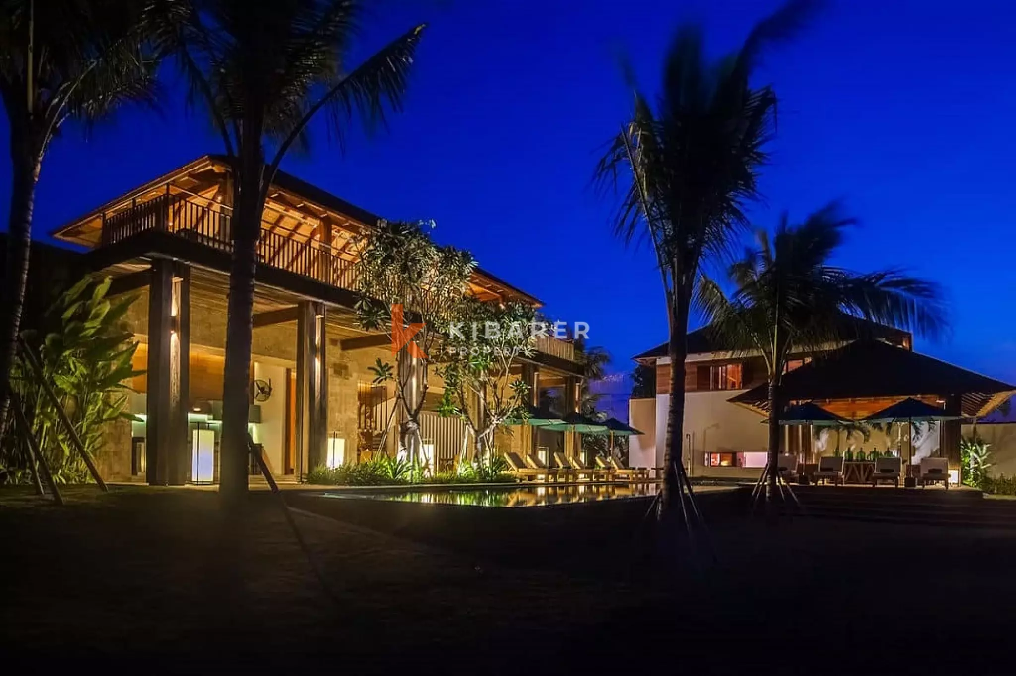 Spacious Seven-Bedroom Villa in Cemagi — image 4