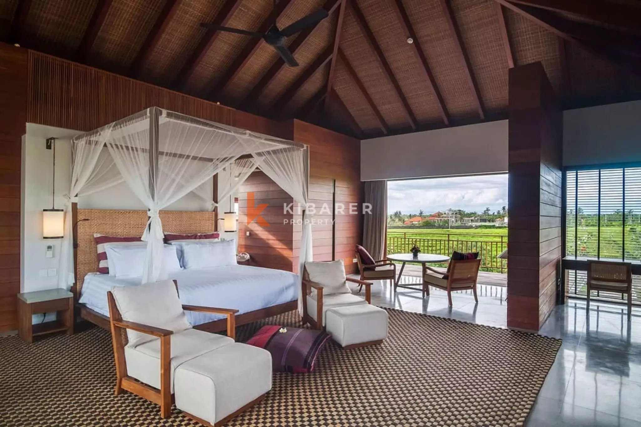 Spacious Seven-Bedroom Villa in Cemagi — image 15