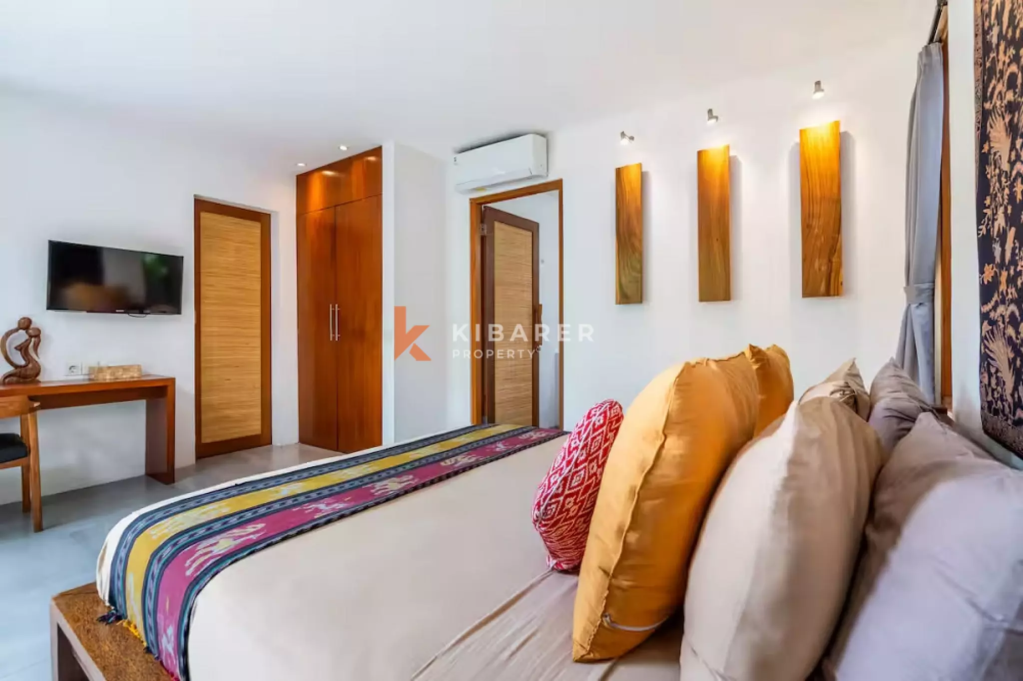 Designed Tropical Three Bedroom Enclosed Living Villa in Kerobokan — image 10