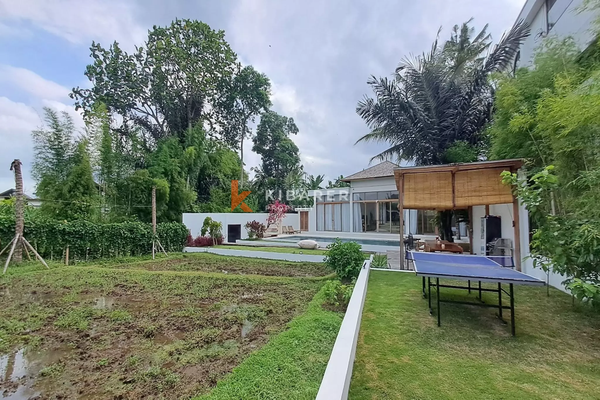Luxury Family Villa Five-Bedrooms Fully Furnished in the Peaceful Area of Cepaka with Private Rice Field View — image 3