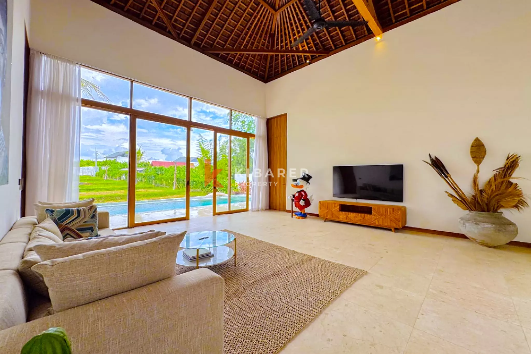 Luxury Family Villa Five-Bedrooms Fully Furnished in the Peaceful Area of Cepaka with Private Rice Field View — image 5