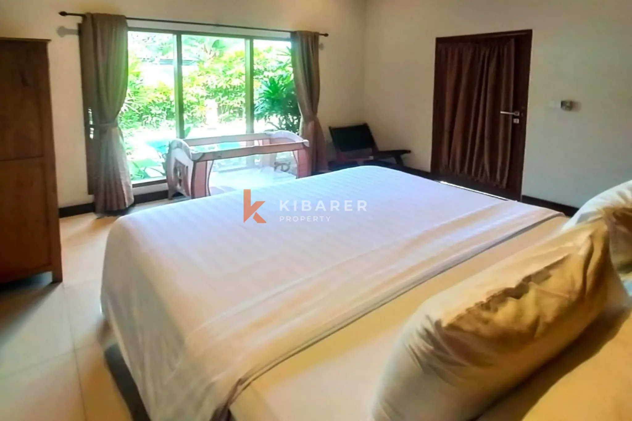 Spacious Long-Term Four-Bedrooms Villa in Central Umalas — image 12