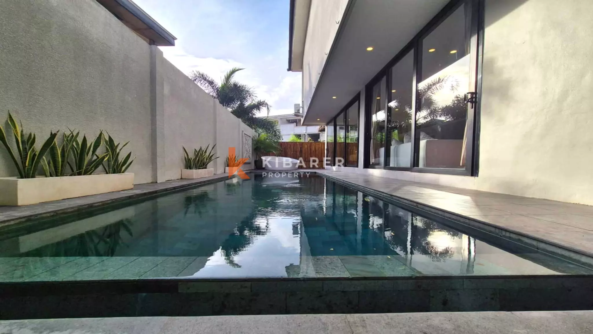 Wonderful Four Bedroom Enclosed Living Villa Located in The Heart of Canggu