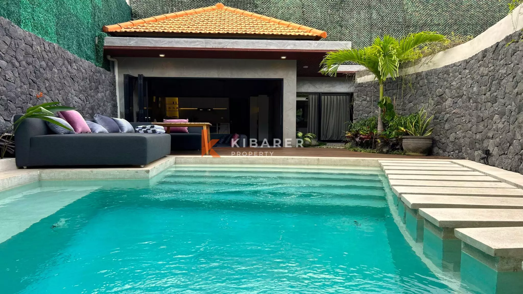 Stylish One-Bedroom Tropical Villa with Enclosed Living in Central Canggu