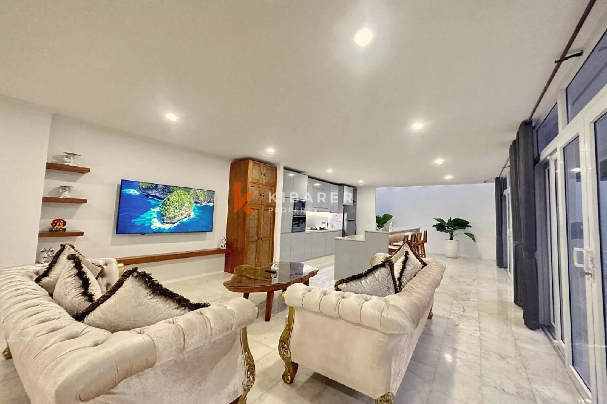 Elegant Four-Bedroom Villa in the Tumbak Bayuh Area — image 7