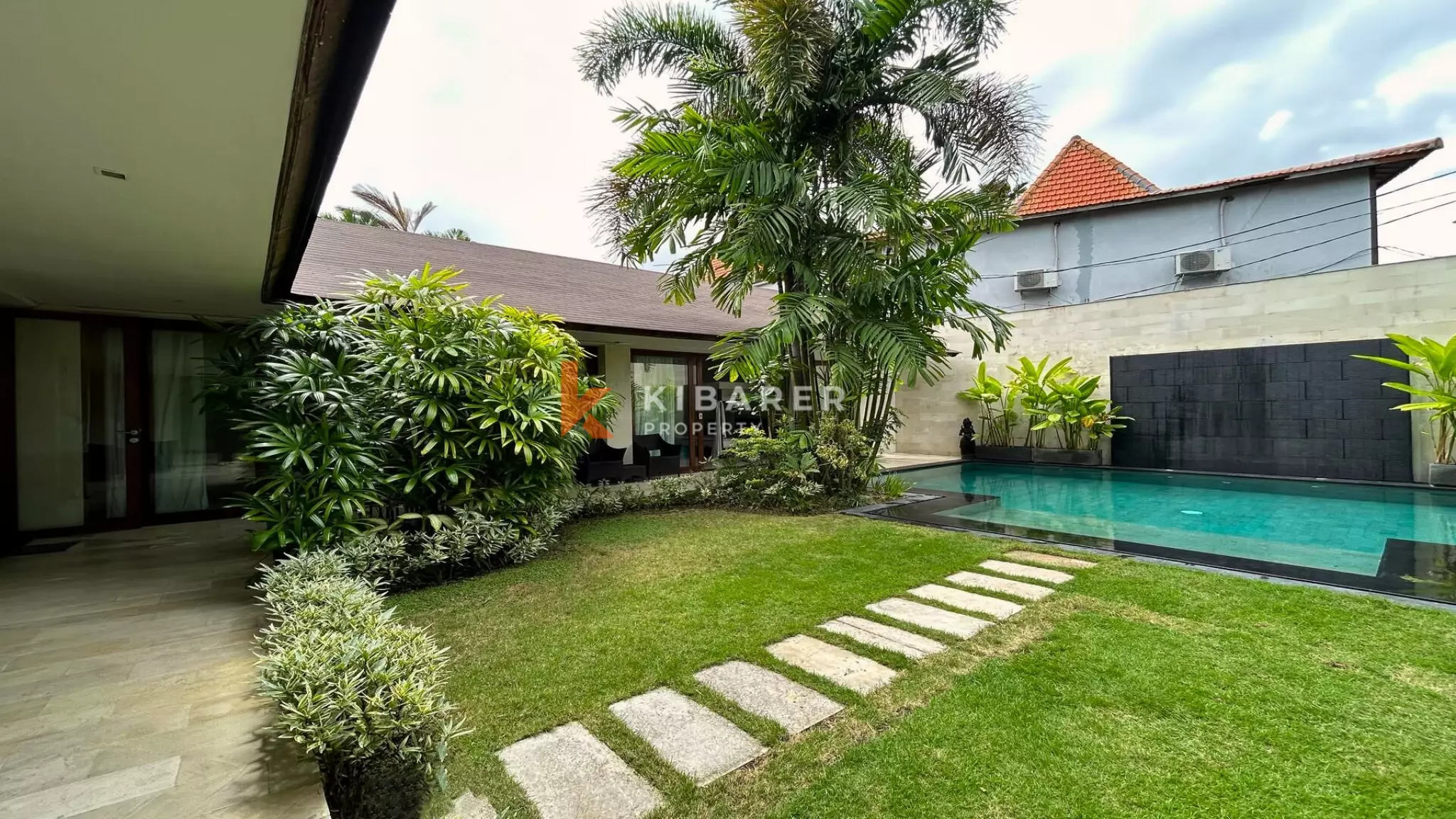 Elegant Three-Bedroom Balinese Villa with Pool in Berawa — image 5