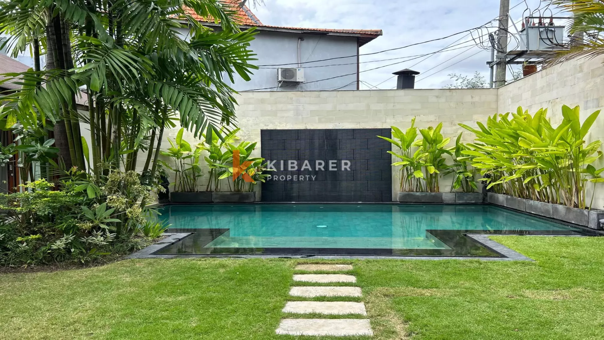 Elegant Three-Bedroom Balinese Villa with Pool in Berawa — image 2