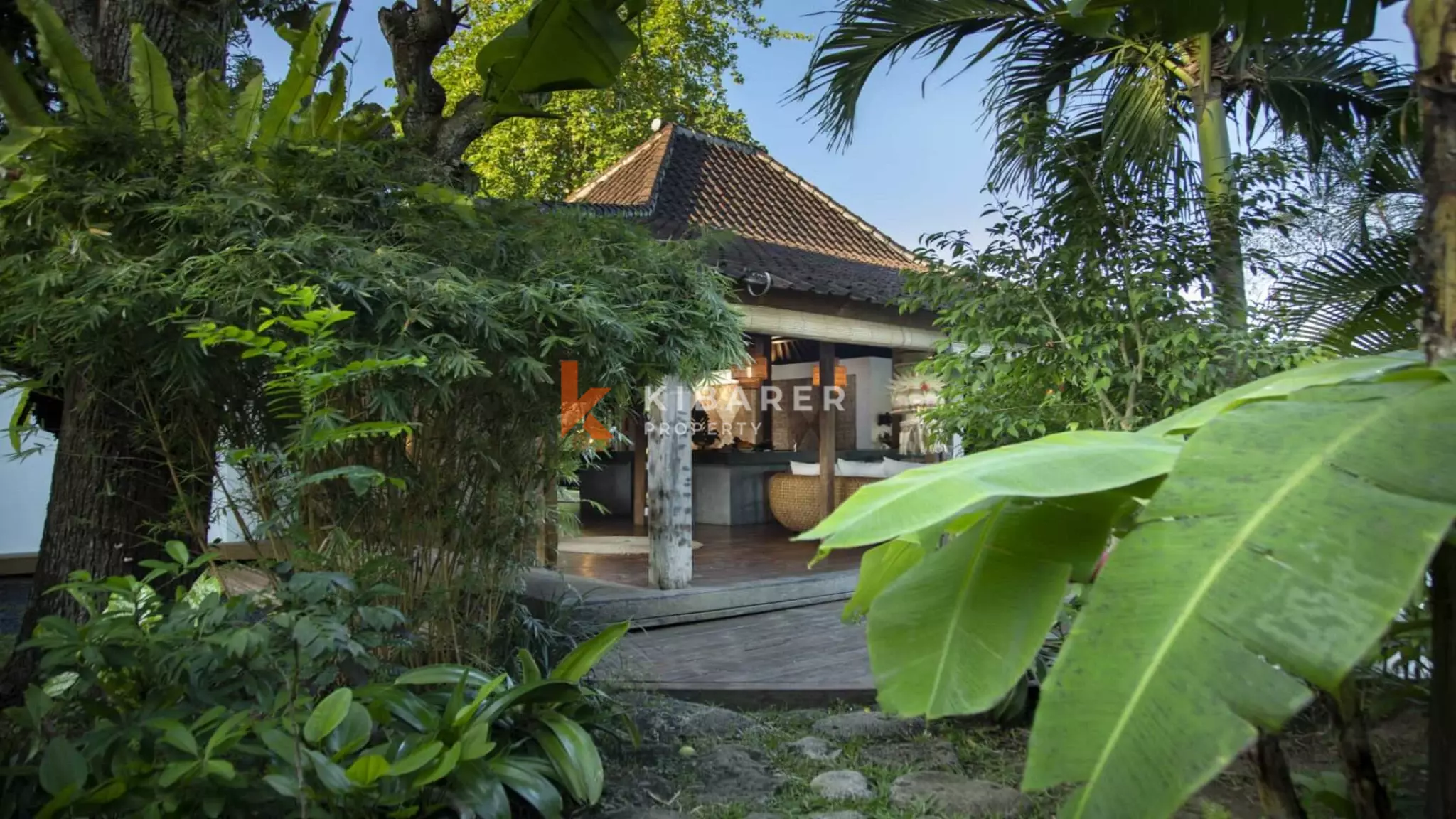 Beautiful Four Bedrooms Classy Joglo Style Villa In Umalas — image 3