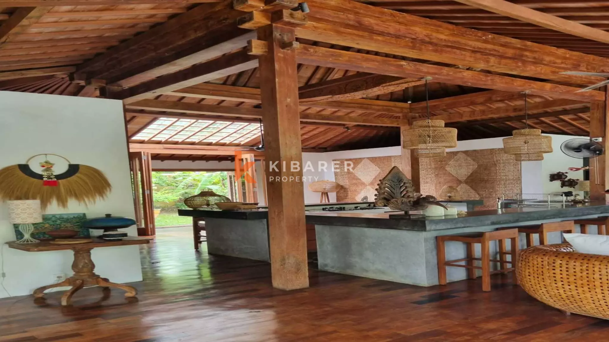 Beautiful Four Bedrooms Classy Joglo Style Villa In Umalas — image 9