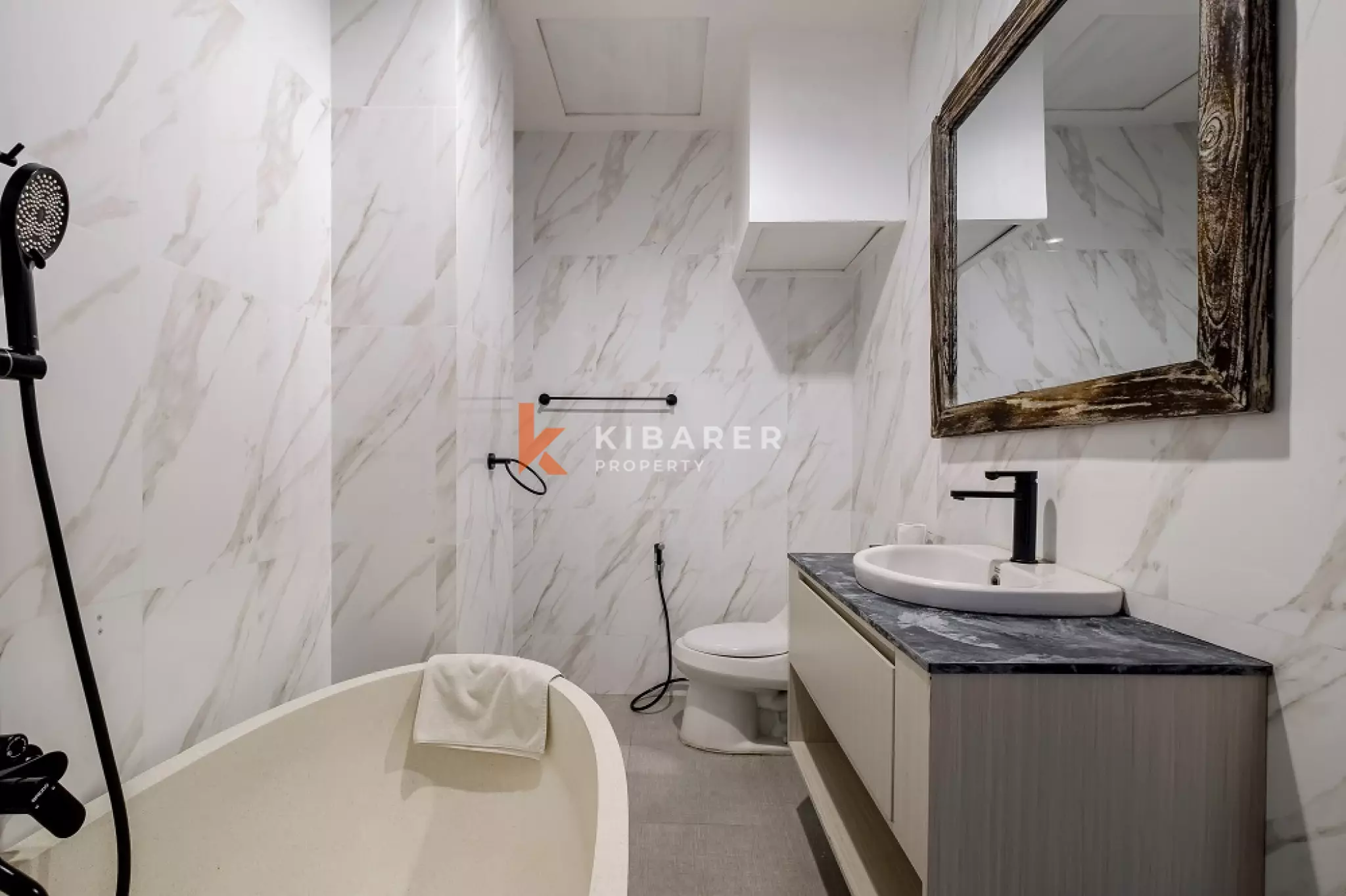 Conceptual Wall-Designed Fully Furnished One-Bedroom Apartment in Prime Seminyak Location — image 7