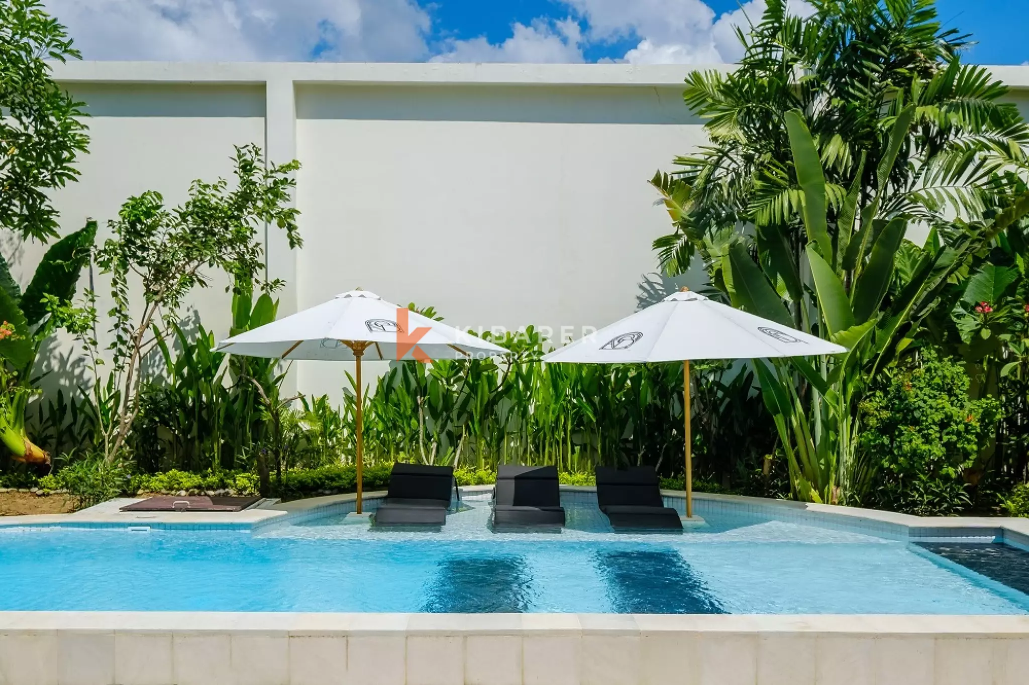 Conceptual Wall-Designed Fully Furnished One-Bedroom Apartment in Prime Seminyak Location — image 8