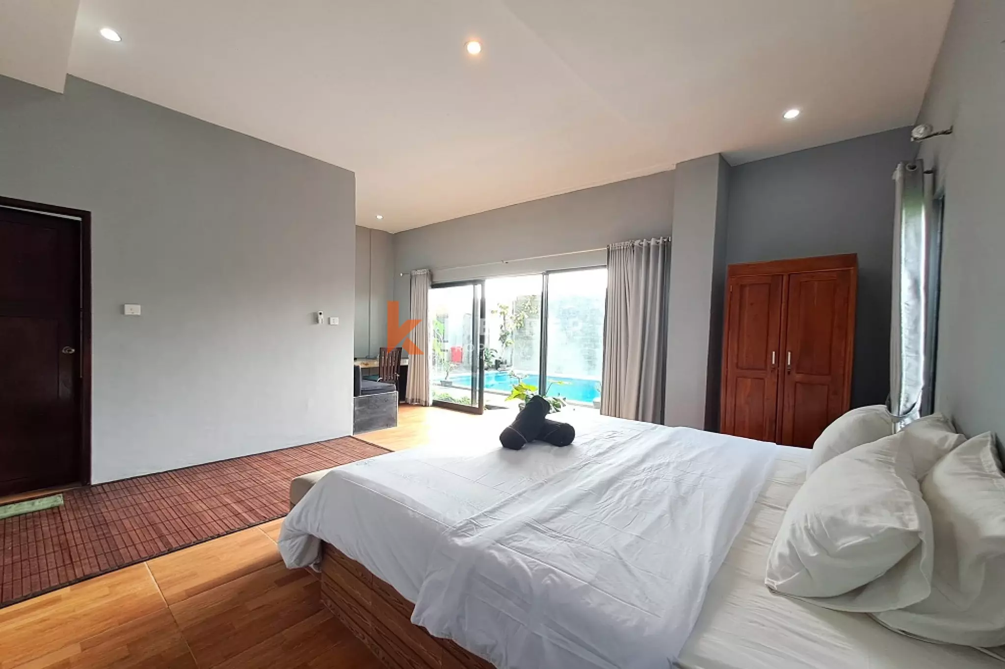 Ricefields Haven Seven-Bedrooms Villa Close to Berawa Beach — image 15
