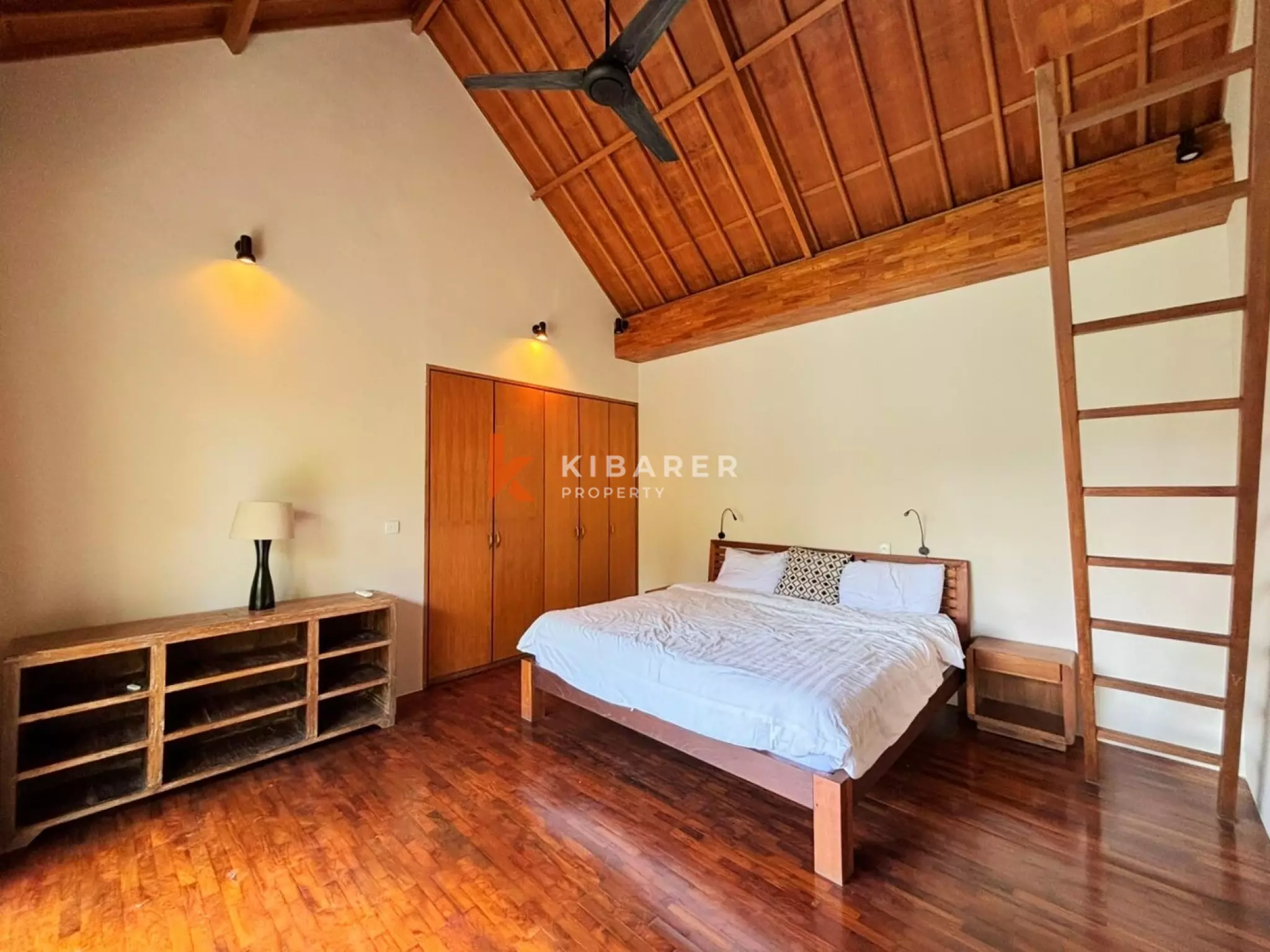 Quiet Three Bedroom Open Villa in Berawa with Big Pool & Spacious Garden — image 11