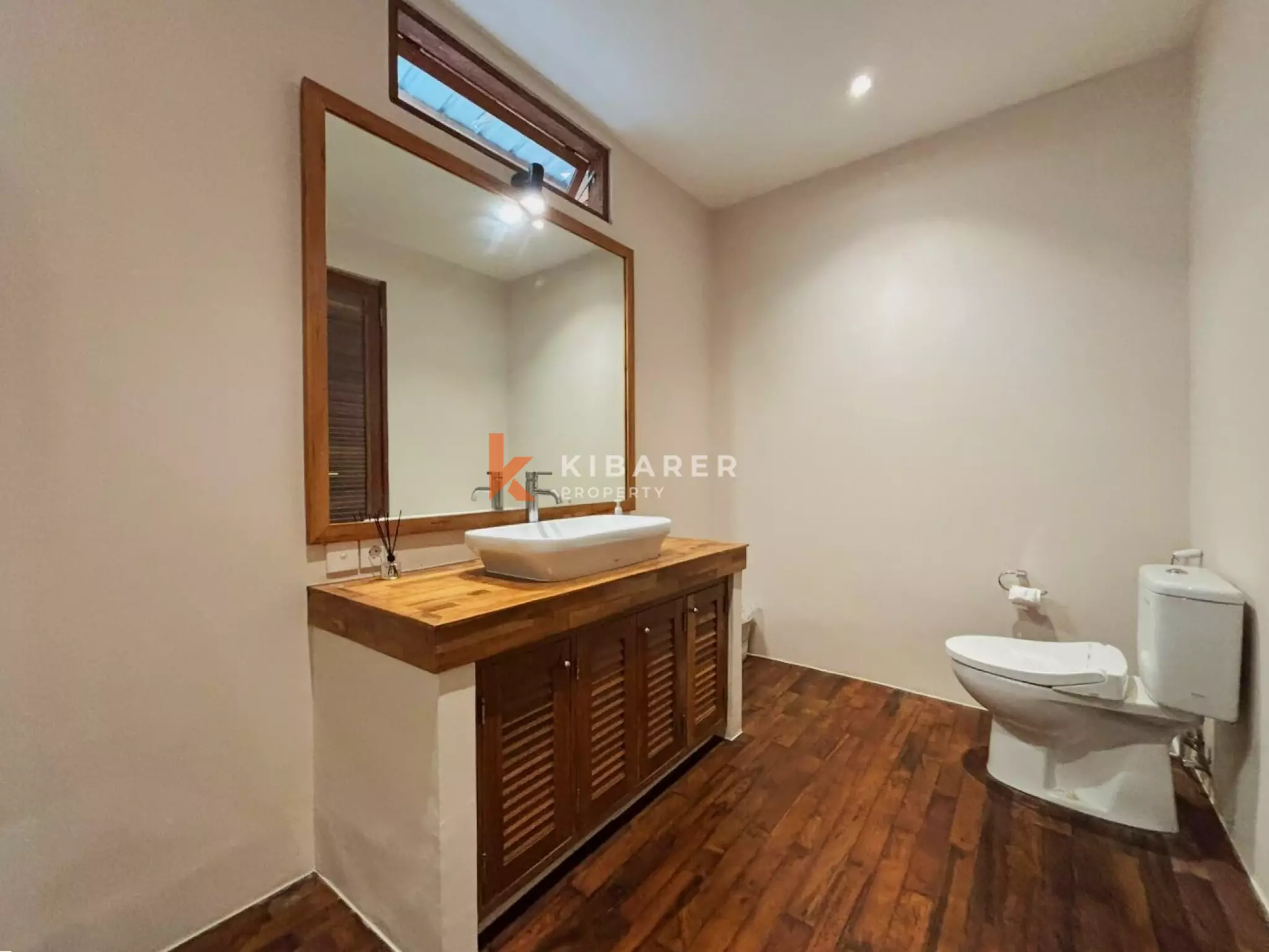 Quiet Three Bedroom Open Villa in Berawa with Big Pool & Spacious Garden — image 17