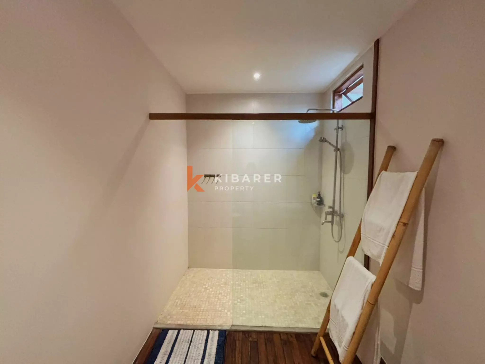 Quiet Three Bedroom Open Villa in Berawa with Big Pool & Spacious Garden — image 12
