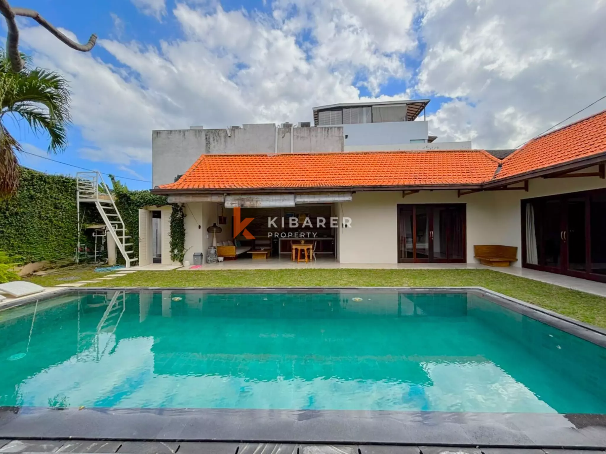 Quiet Three Bedroom Open Villa in Berawa with Big Pool & Spacious Garden — image 14