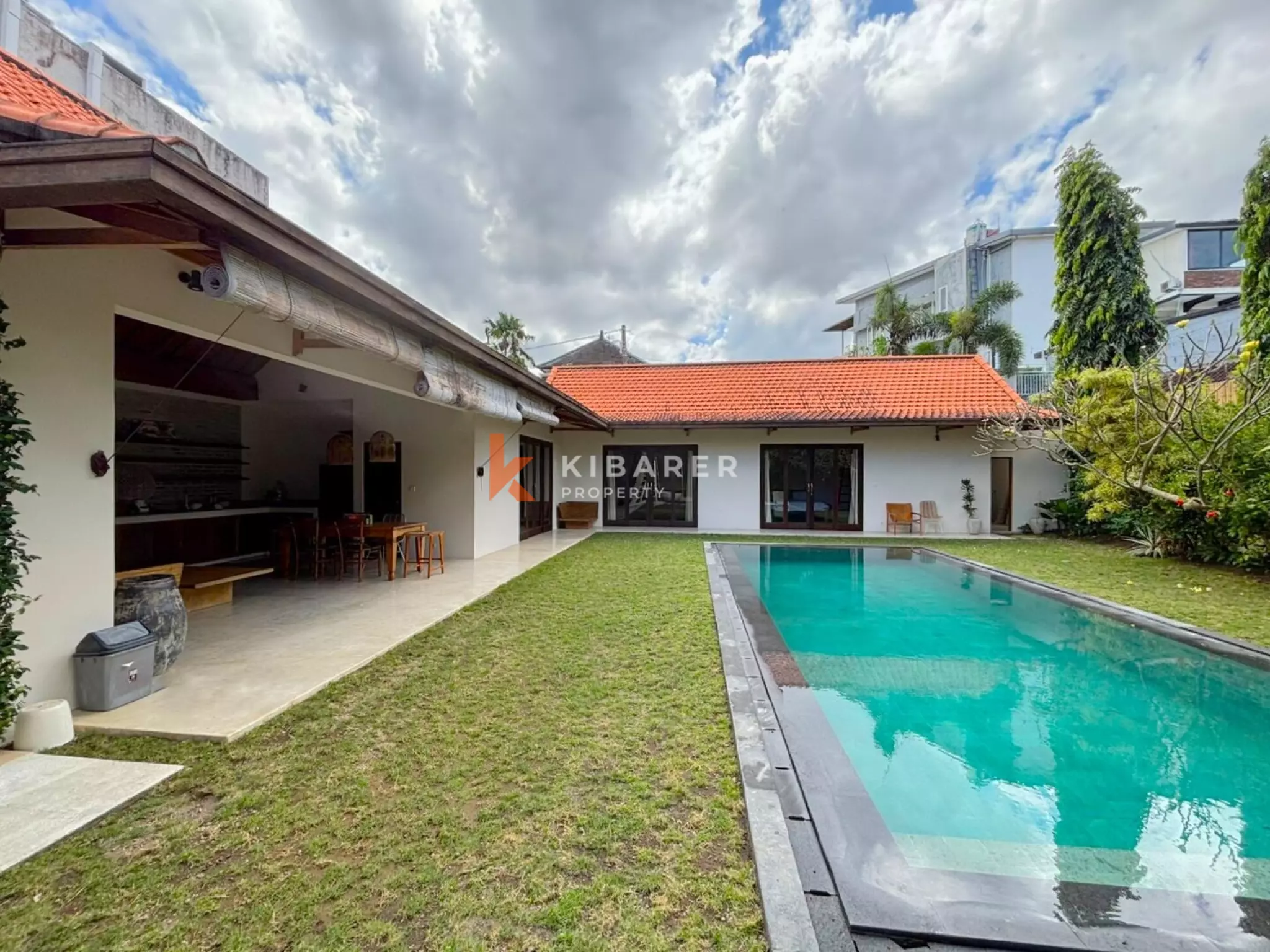 Quiet Three Bedroom Open Villa in Berawa with Big Pool & Spacious Garden — image 1
