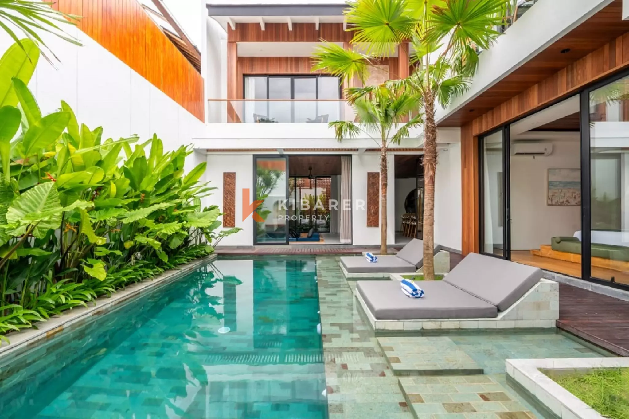 Exquisite Three-Bedrooms Villa with Sauna Near Berawa Beach — image 1