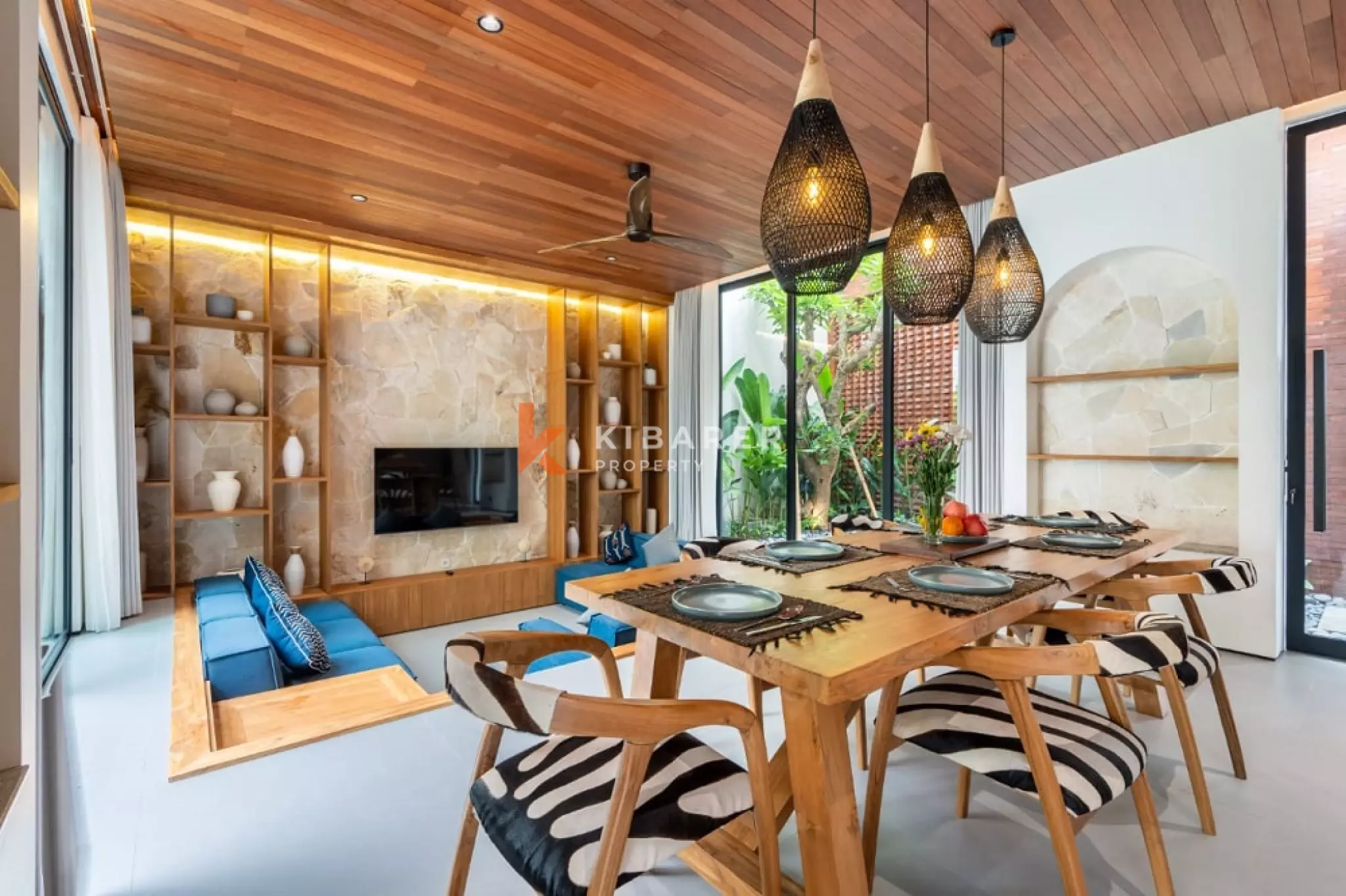 Exquisite Three-Bedrooms Villa with Sauna Near Berawa Beach — image 6