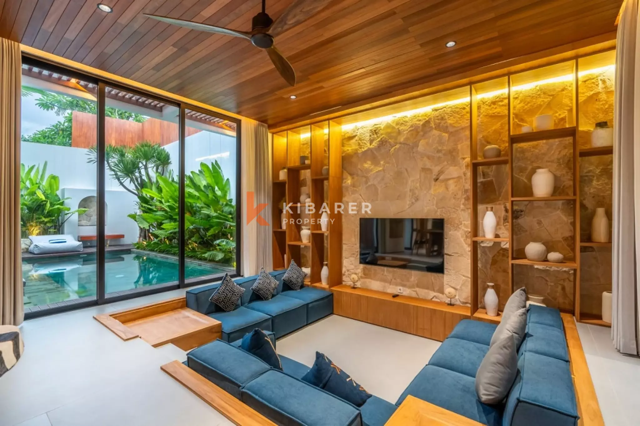 Exquisite Three-Bedrooms Villa with Sauna Near Berawa Beach — image 3
