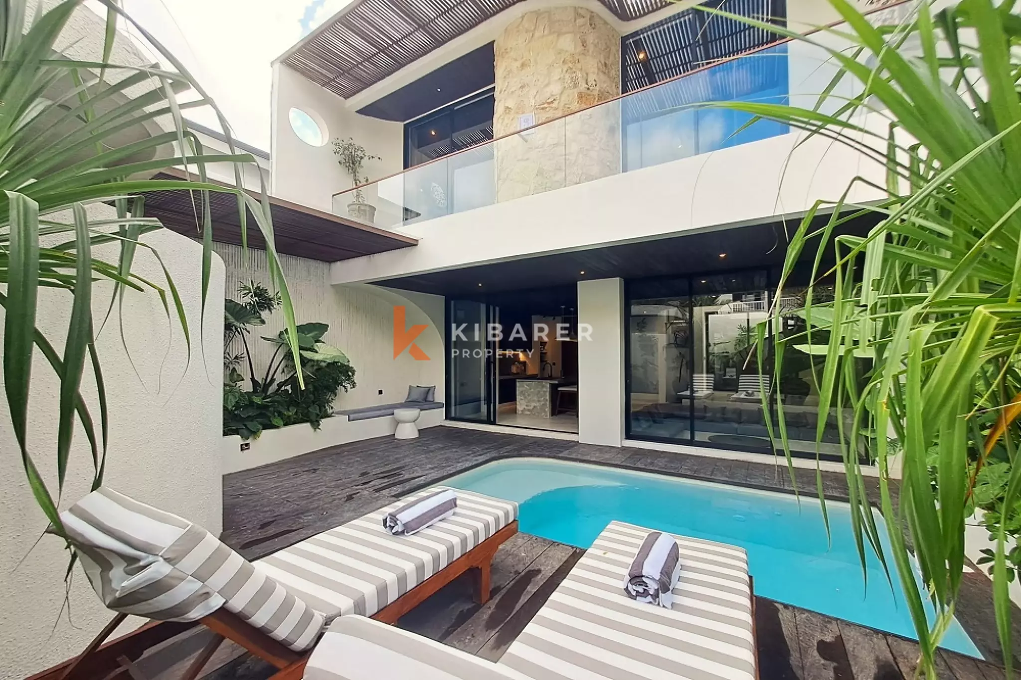 Stylish Two-Bedroom Tropical Villa in Tumbak Bayuh