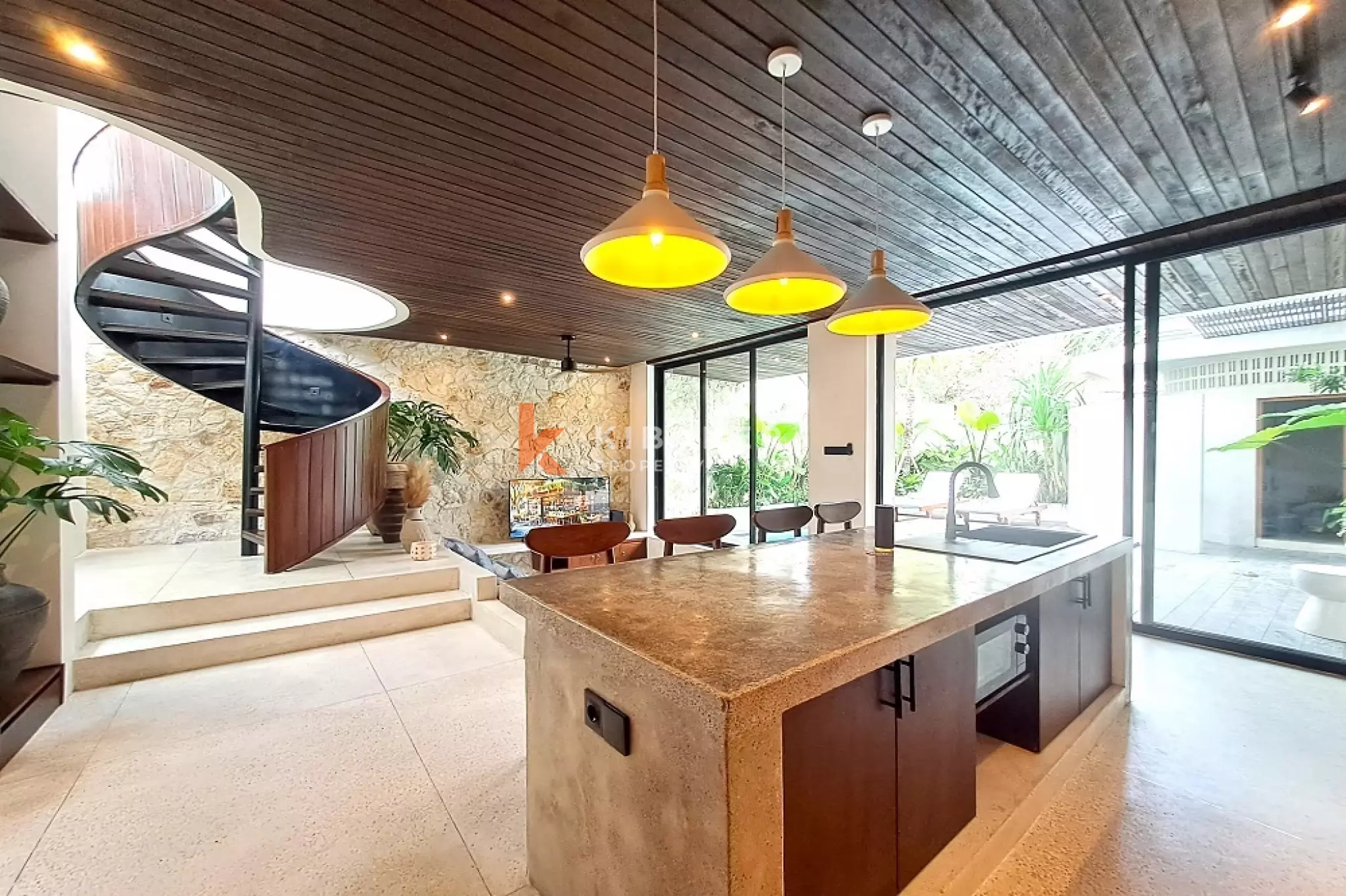 Stylish Two-Bedroom Tropical Villa in Tumbak Bayuh — image 8