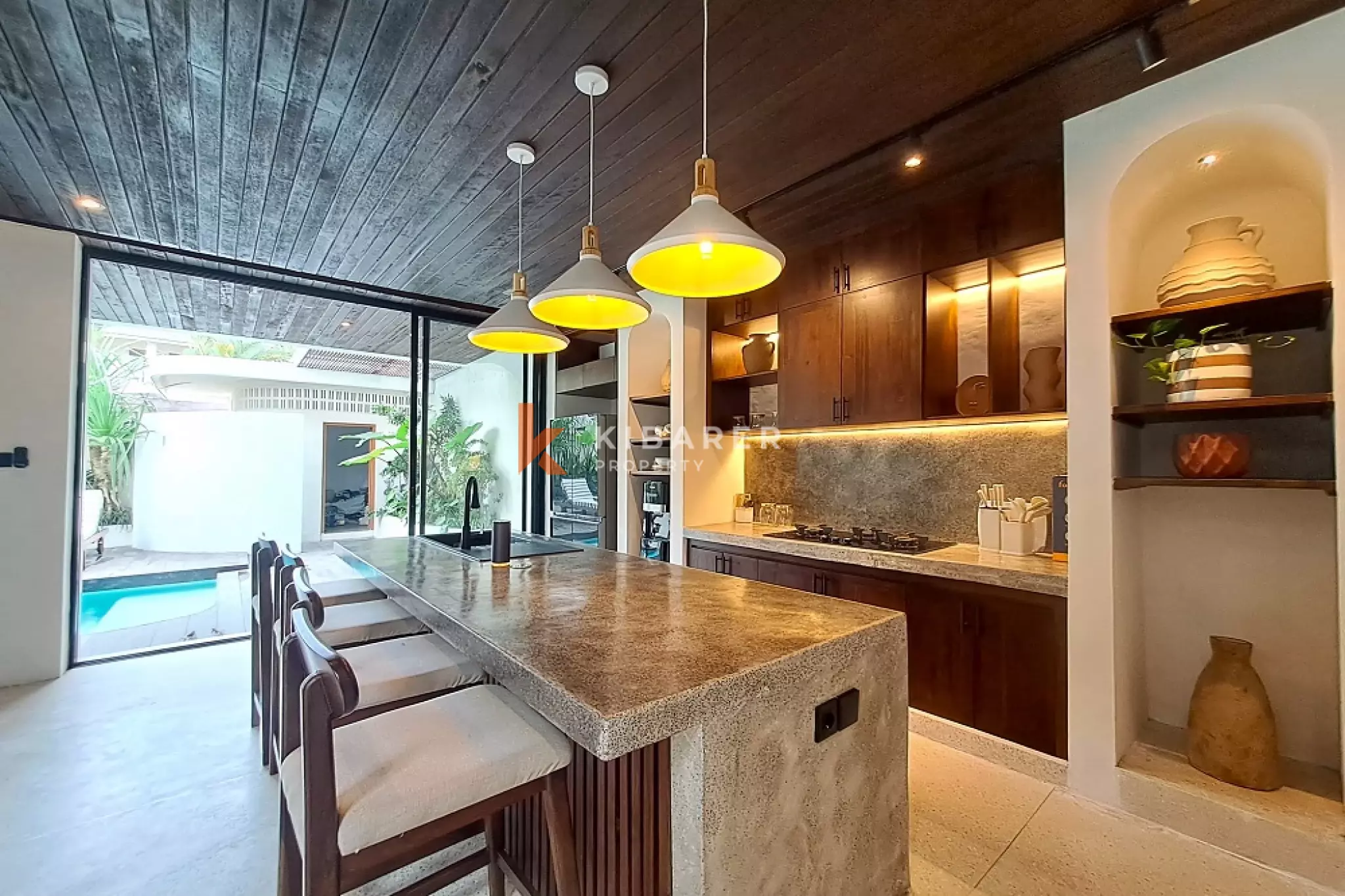 Stylish Two-Bedroom Tropical Villa in Tumbak Bayuh — image 9